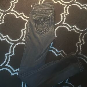 Miss Me Tight Skinny Jeans size 25
Used/ 7/10 Condition